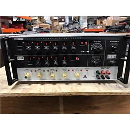 Fluke 5200A Programowalny kalibrator AC