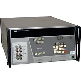 Kalibratory napięcia stałego Fluke 5440A