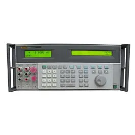 Fluke 5520A-600 Kalibratory wielofunkcyjny z oscyloskopem