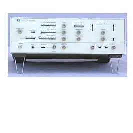 Generator impulsów z podwójnym wyjściem Keysight 8082A